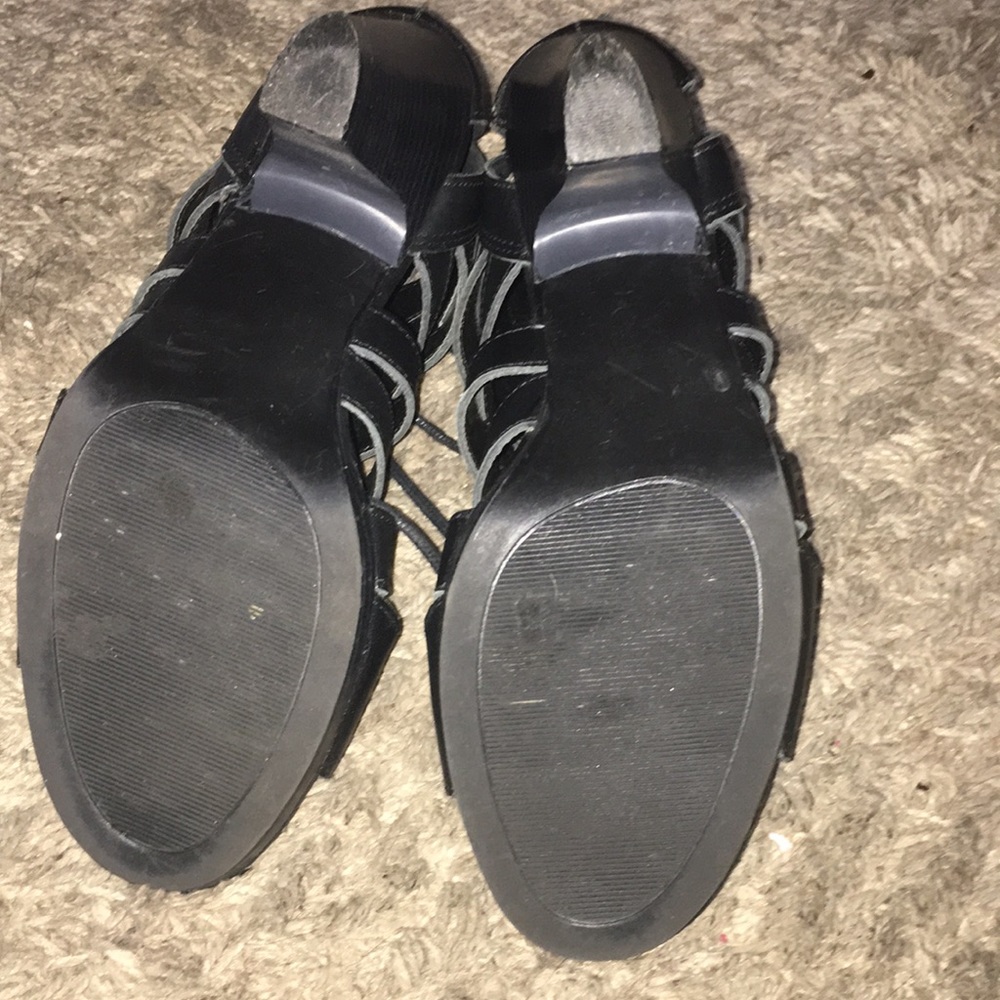 Shoes - Picture 7 of 11